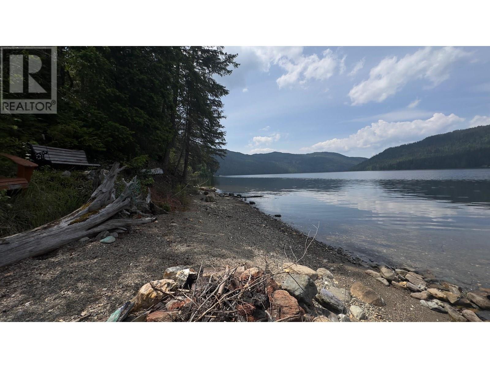 5241 EAST BARRIERE  FSR Road, Barriere