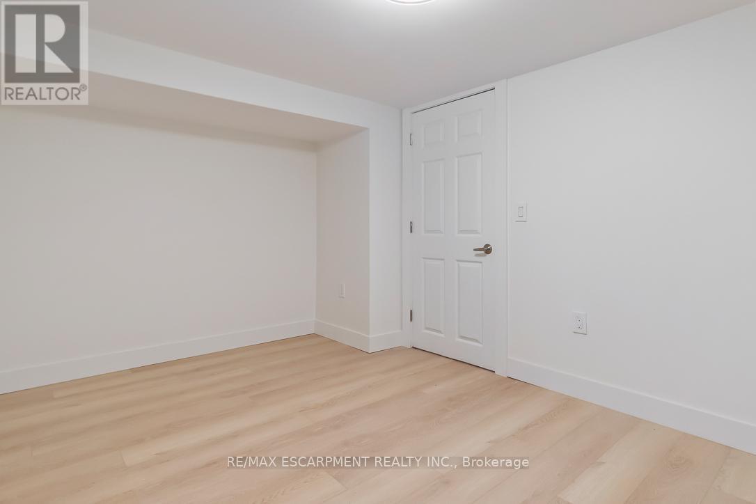 Photo 13 of Lower 206 Queen Street W, Mississauga ON