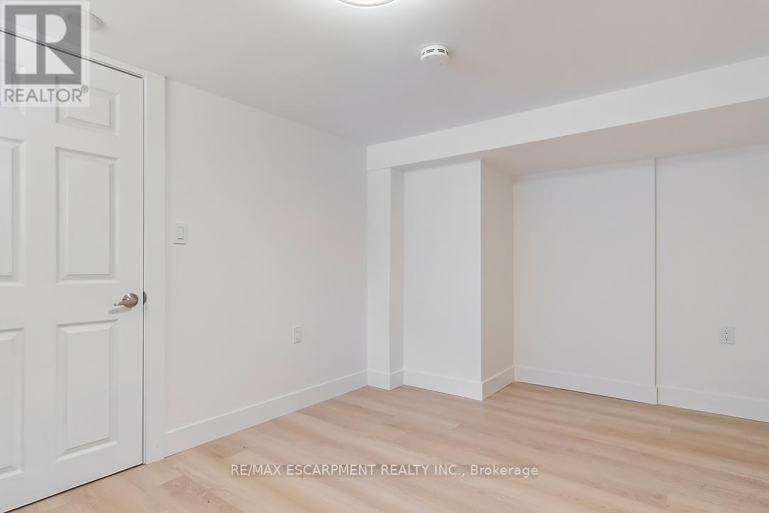 Photo 9 of Lower 206 Queen Street W, Mississauga ON