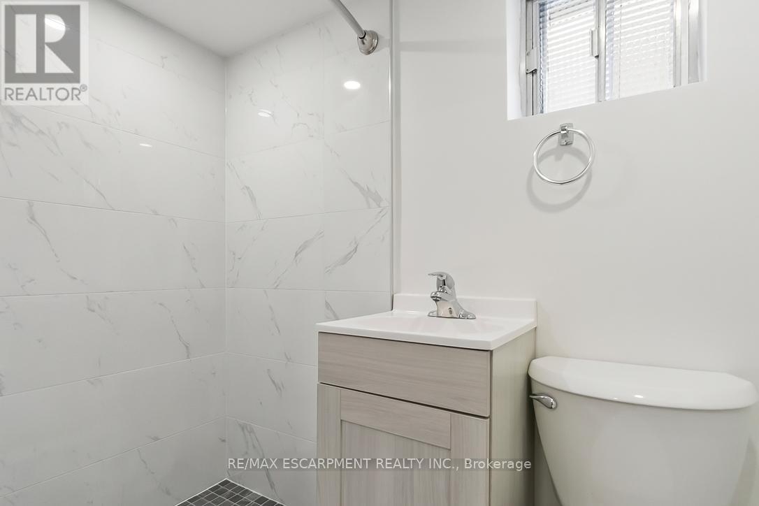 Photo 19 of Lower 206 Queen Street W, Mississauga ON