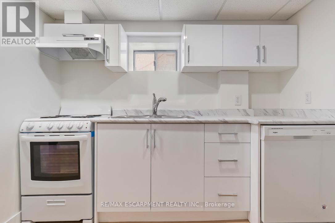Photo 15 of Lower 206 Queen Street W, Mississauga ON