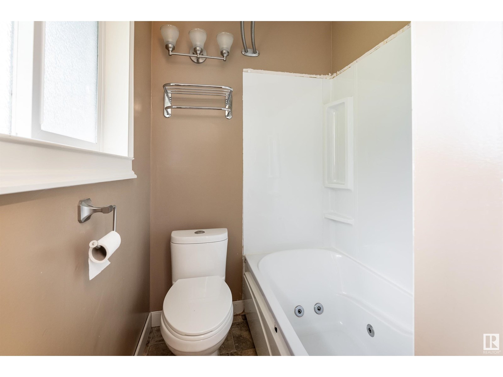 Photo 18 of 9712 209 St Nw, Edmonton AB