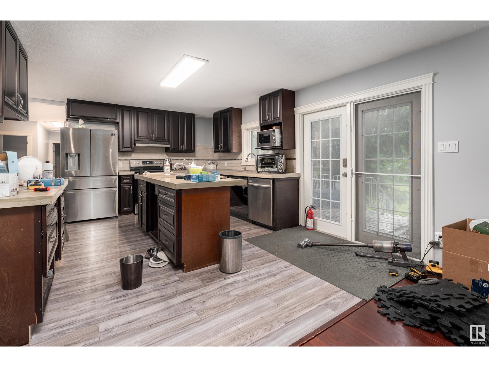 Photo 9 of 9712 209 St Nw, Edmonton AB