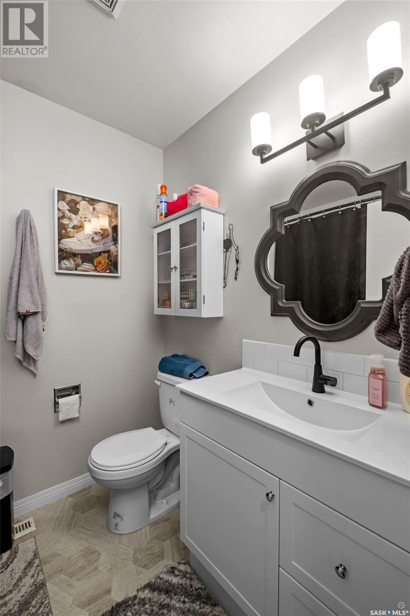 Photo 13 of 1501 Mcintosh Drive, Prince Albert SK