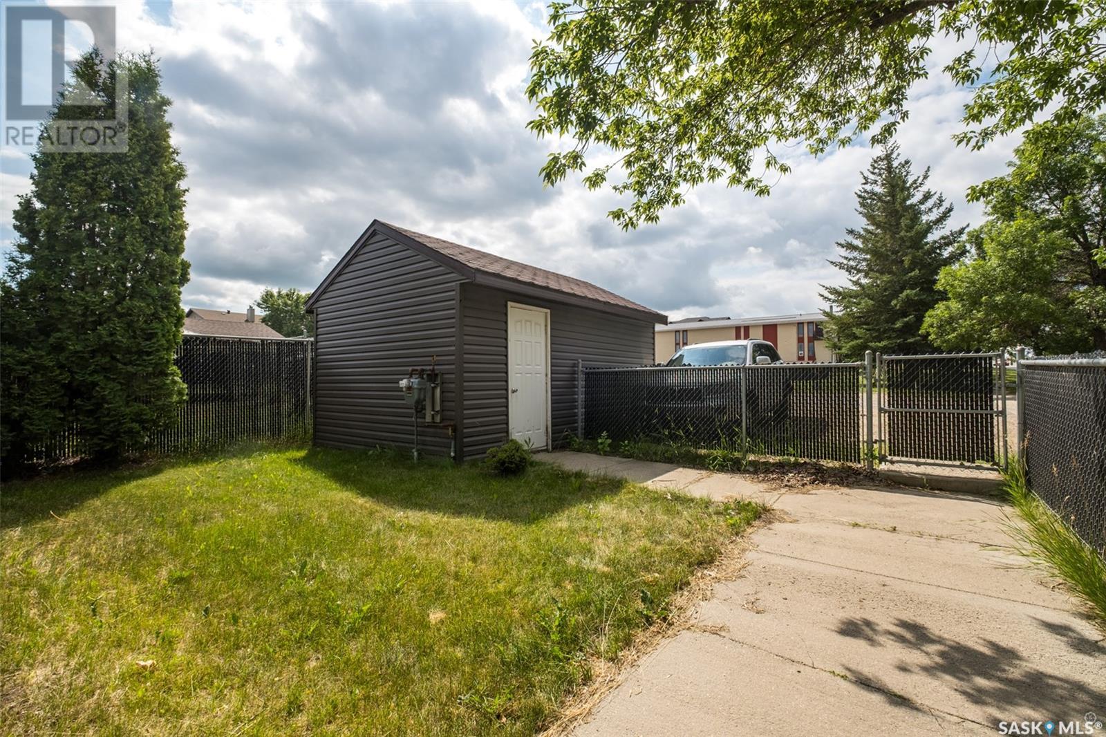 Photo 22 of 1501 Mcintosh Drive, Prince Albert SK