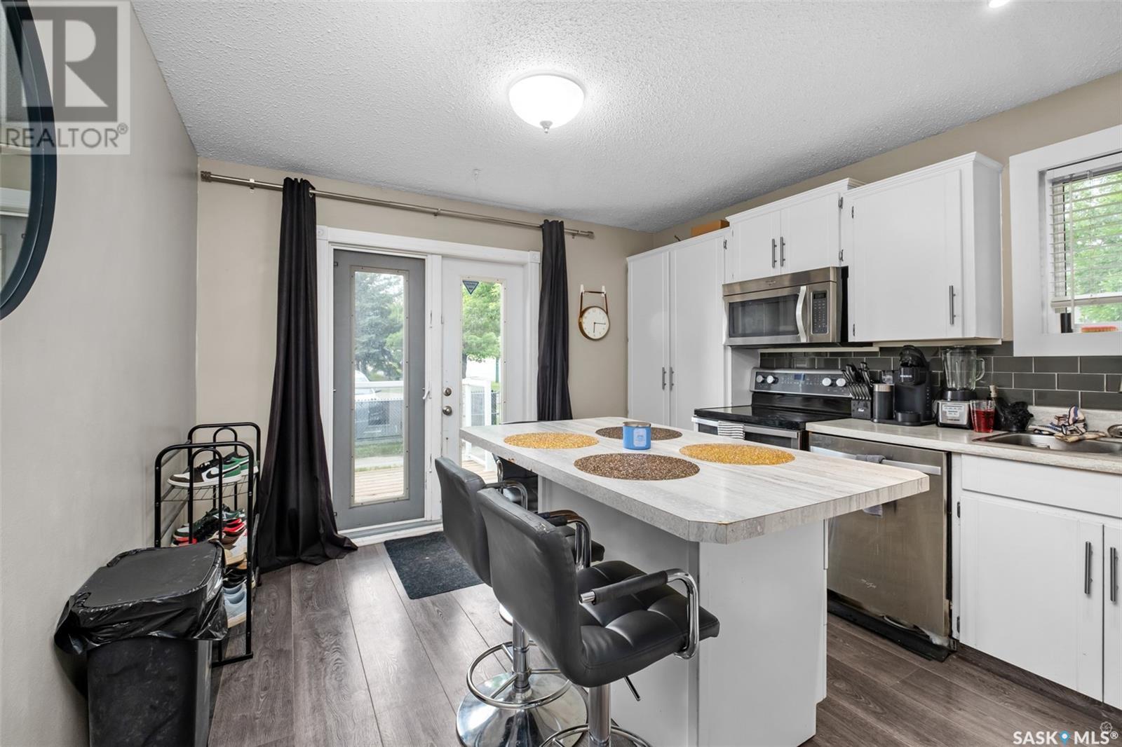 Photo 6 of 1501 Mcintosh Drive, Prince Albert SK