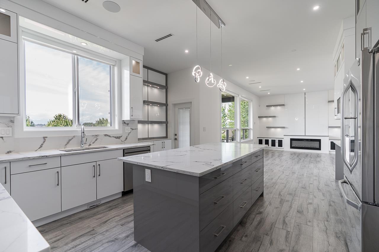 Photo 10 of 15051 63 A Avenue, Surrey BC