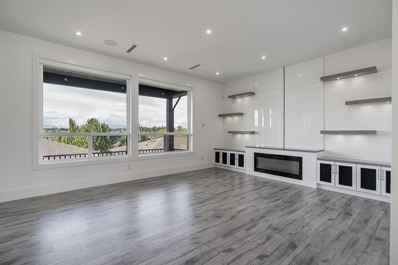 Photo 5 of 15051 63 A Avenue, Surrey BC