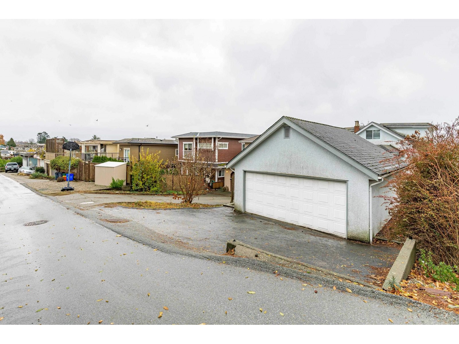 Photo 11 of 15481 Victoria Avenue, White Rock BC