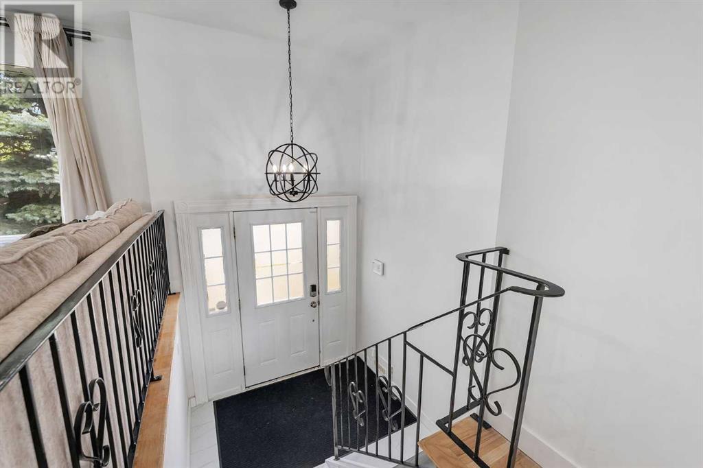 Single Family House Bi-level for Sale in  Hunterquay Way NW Huntington Hills Calgary 