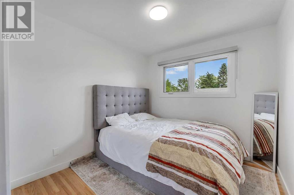 Single Family House Bi-level for Sale in  Hunterquay Way NW Huntington Hills Calgary 