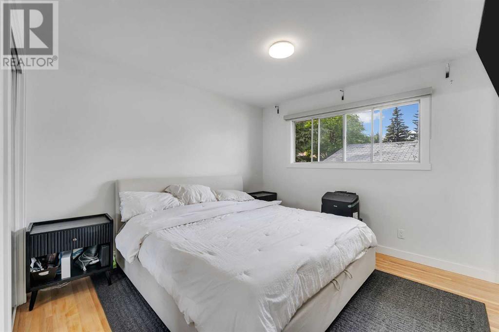 Single Family House Bi-level for Sale in  Hunterquay Way NW Huntington Hills Calgary 