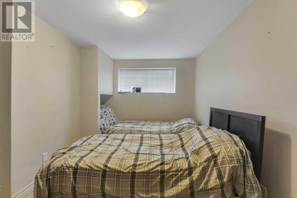 Single Family House Bi-level for Sale in  Hunterquay Way NW Huntington Hills Calgary 