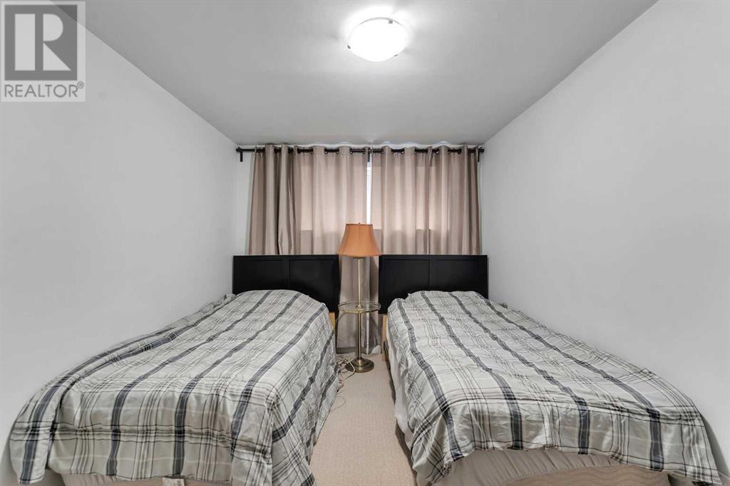 Single Family House Bi-level for Sale in  Hunterquay Way NW Huntington Hills Calgary 
