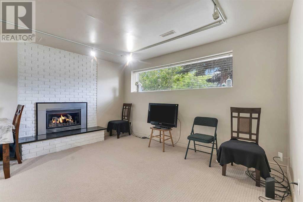 Single Family House Bi-level for Sale in  Hunterquay Way NW Huntington Hills Calgary 