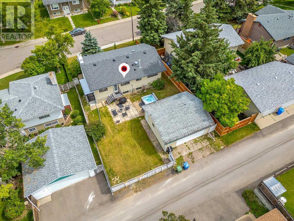 Single Family House Bi-level for Sale in  Hunterquay Way NW Huntington Hills Calgary 