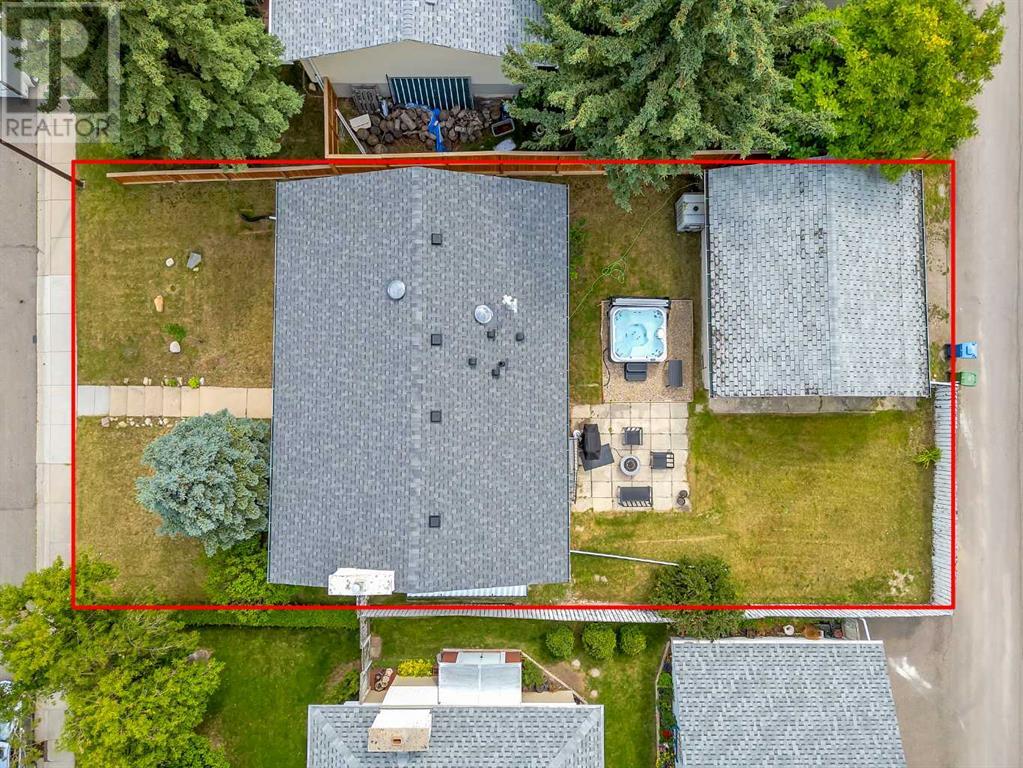 Single Family House Bi-level for Sale in  Hunterquay Way NW Huntington Hills Calgary 