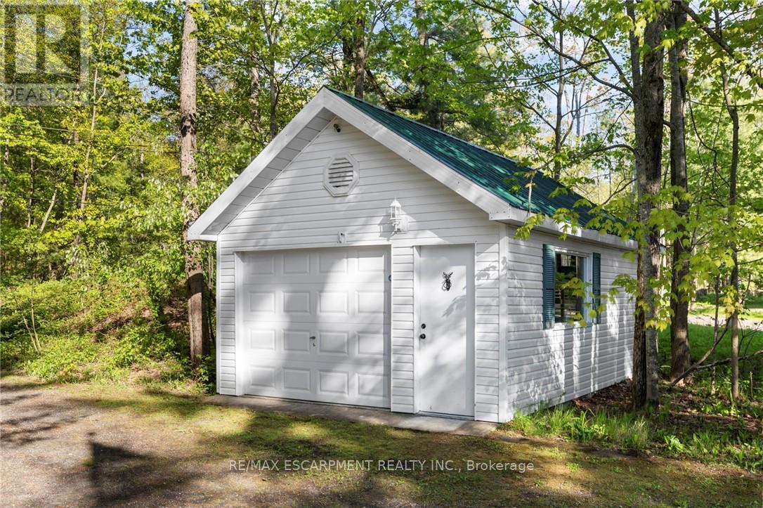 Photo 11 of 3 1166 North Shore Drive, Gravenhurst ON