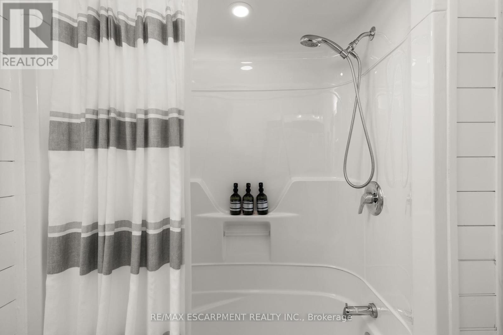 Photo 38 of 3 1166 North Shore Drive, Gravenhurst ON