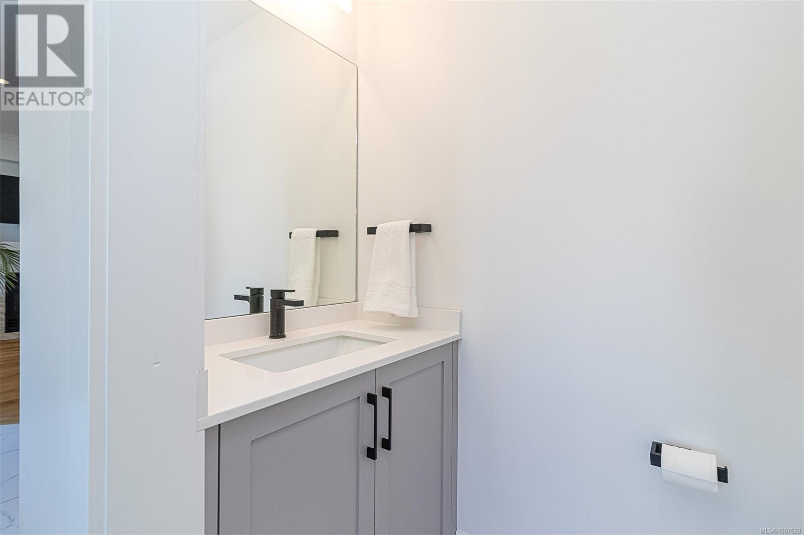 Photo 26 of 9625 Seventh St, Sidney BC