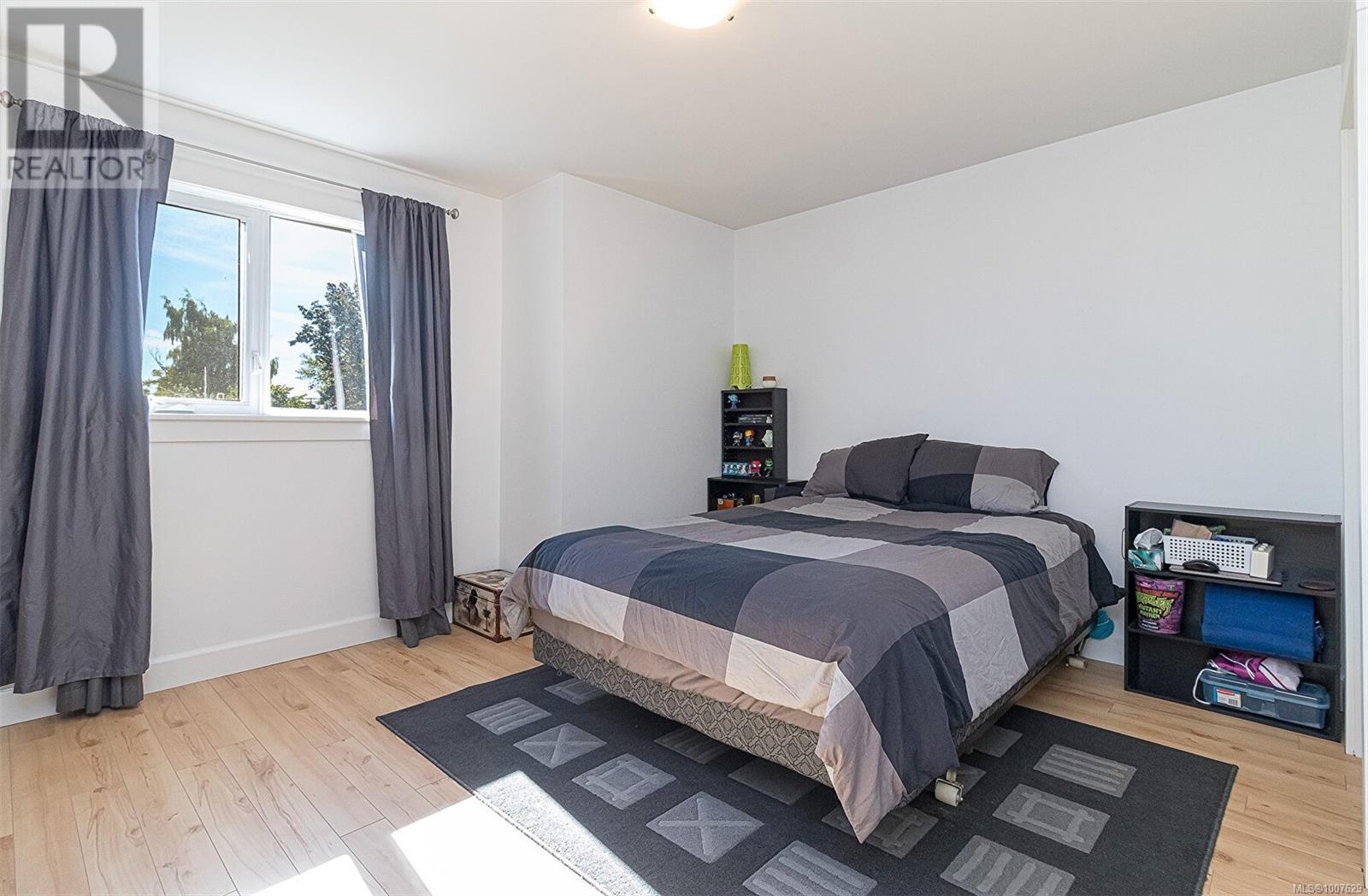 Photo 23 of 9625 Seventh St, Sidney BC