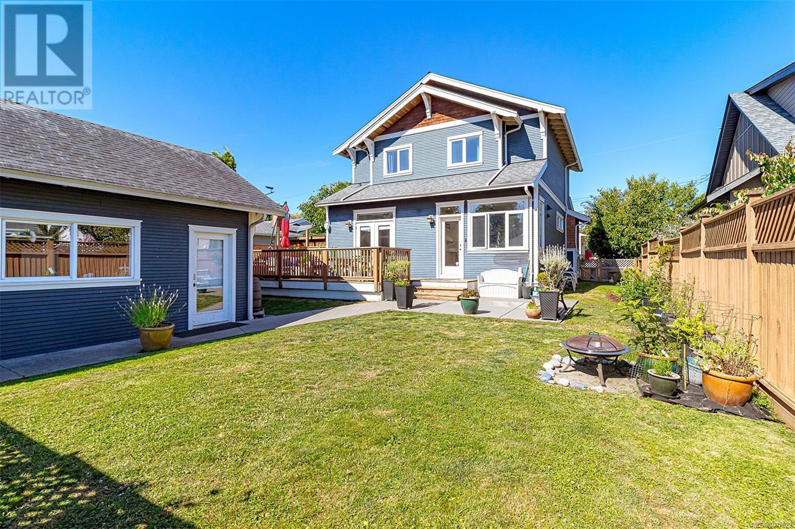 Photo 36 of 9625 Seventh St, Sidney BC