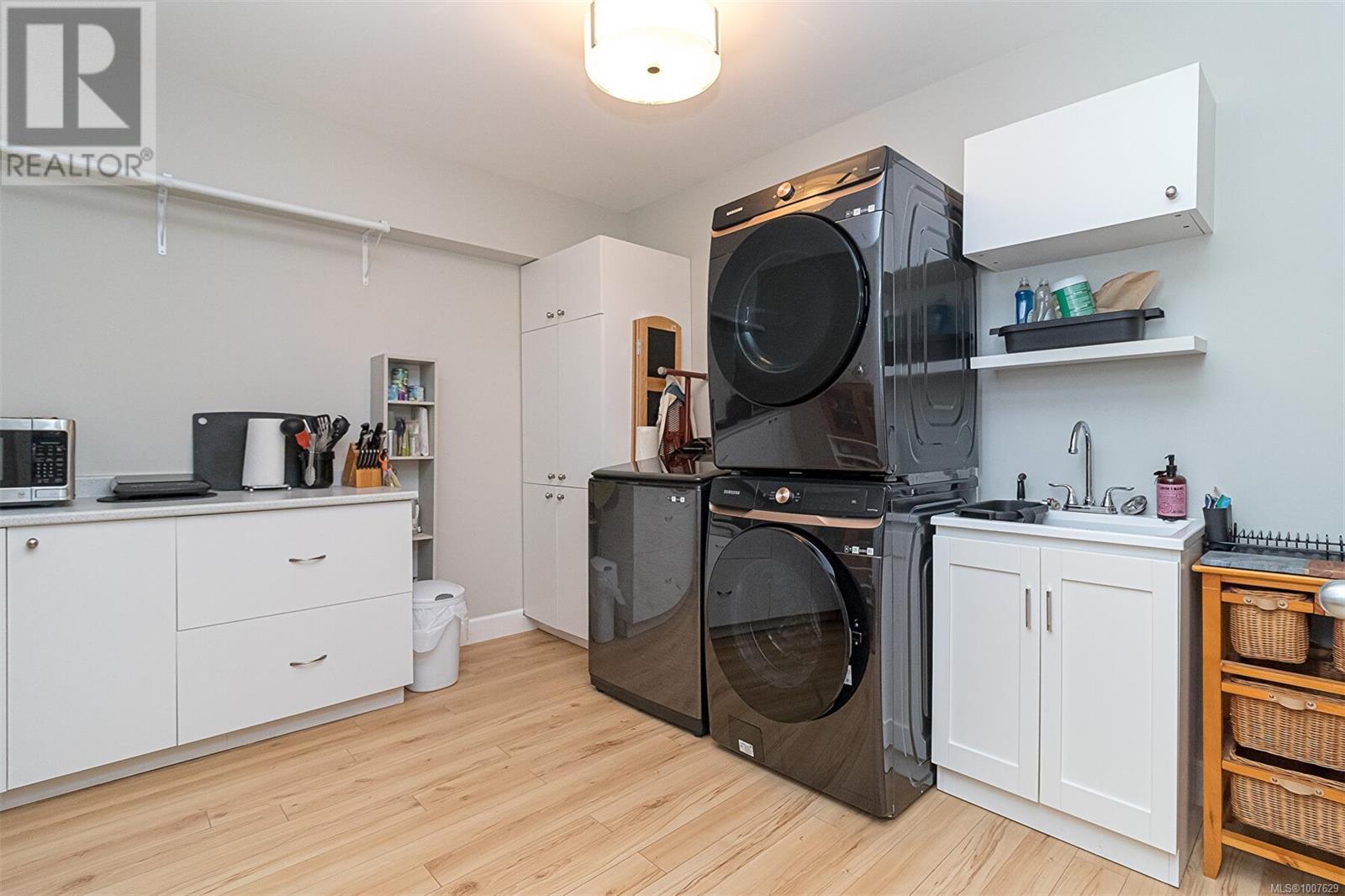 Photo 30 of 9625 Seventh St, Sidney BC