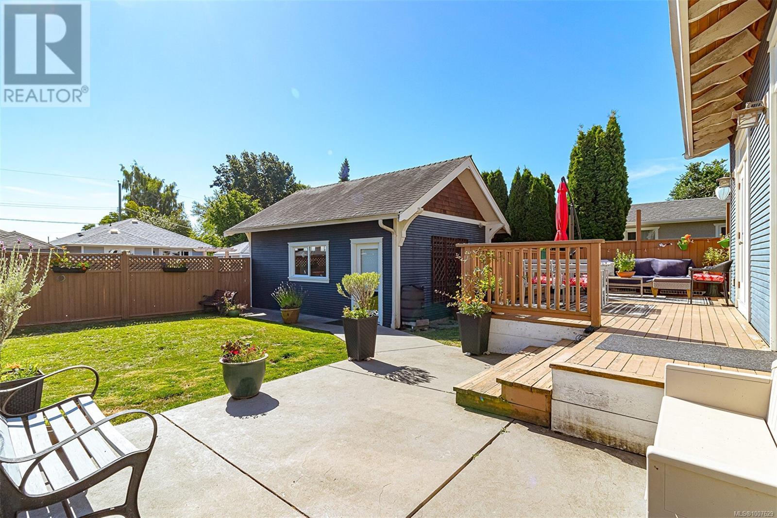 Photo 34 of 9625 Seventh St, Sidney BC