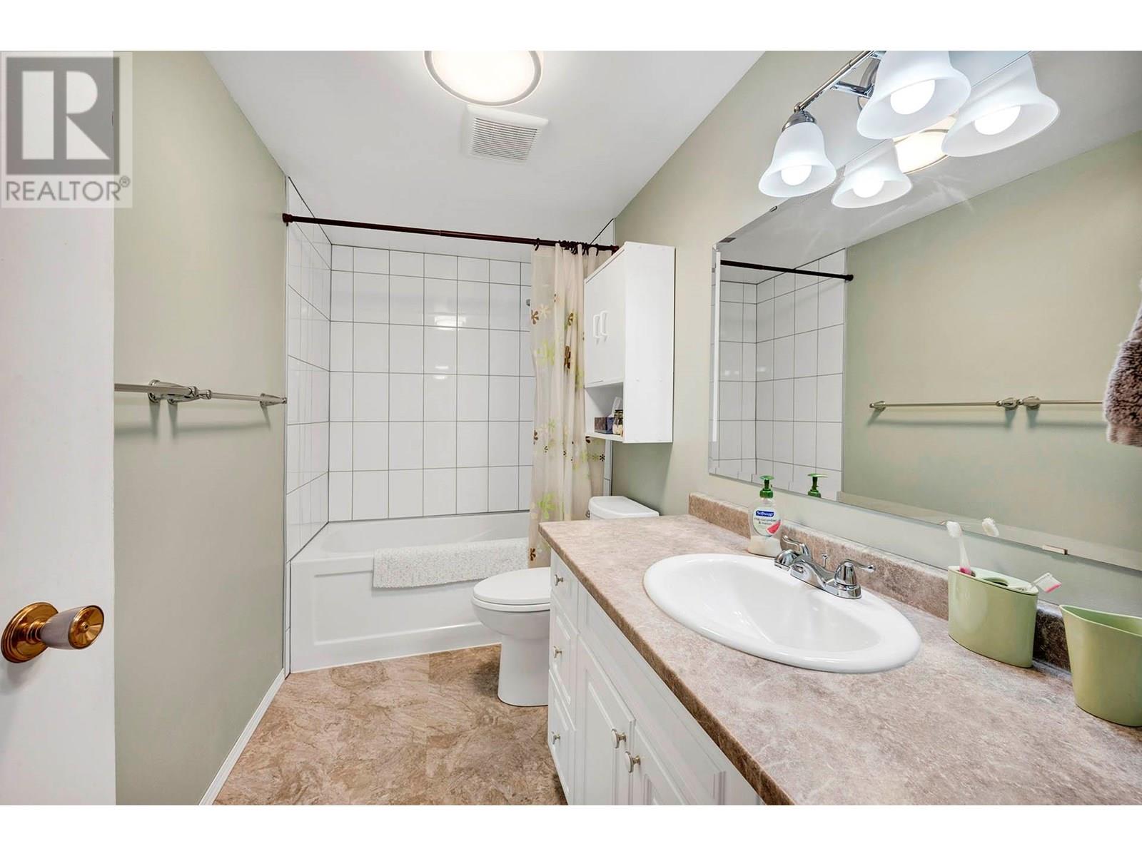 #13 137 MCGILL ROAD - 18
