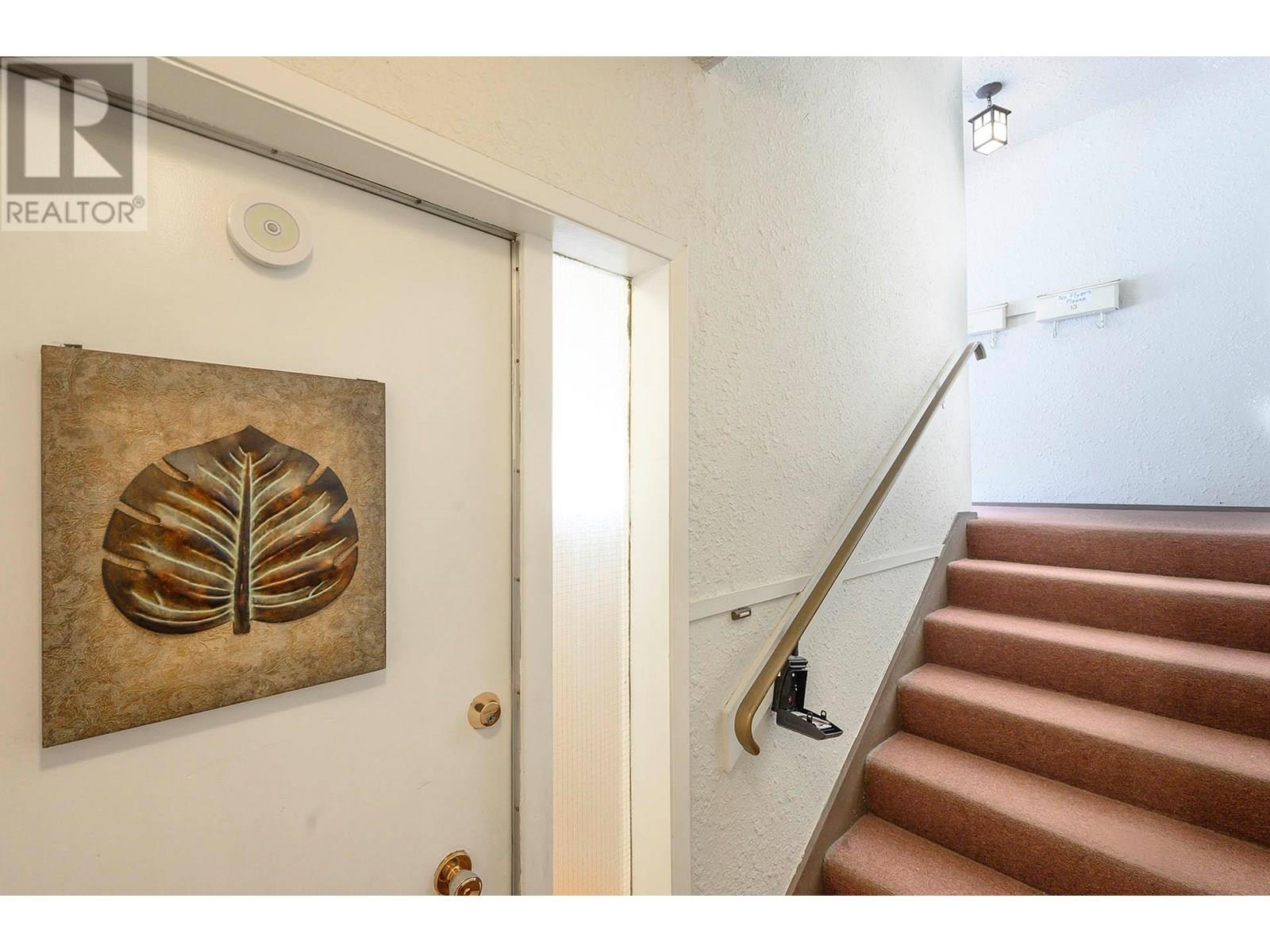 #13 137 MCGILL ROAD - 19