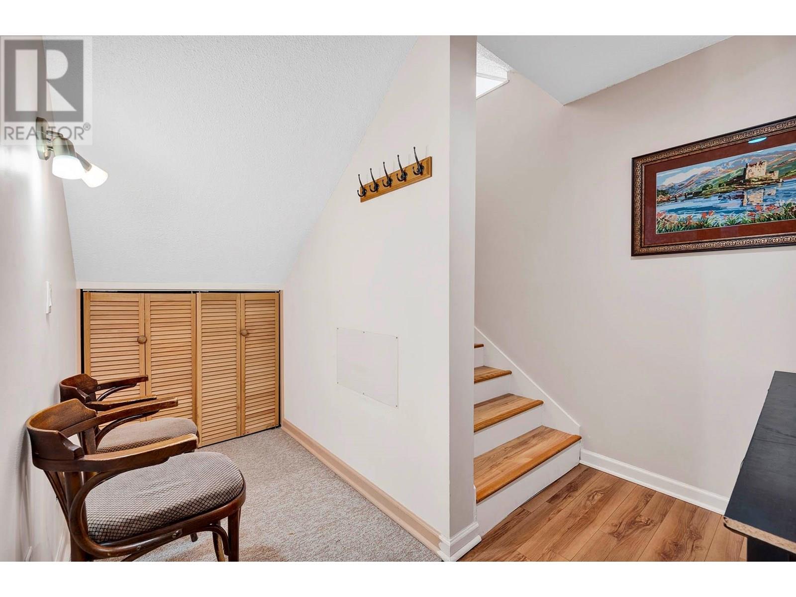 #13 137 MCGILL ROAD - 12