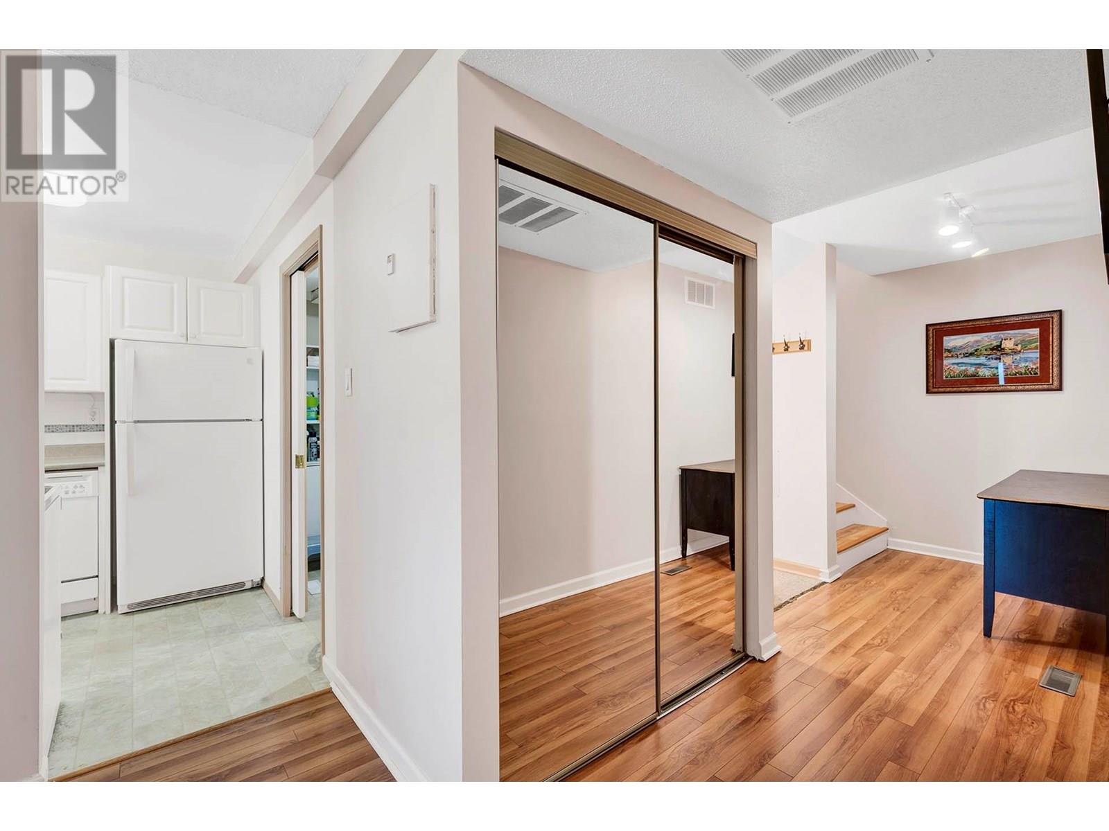 #13 137 MCGILL ROAD - 11