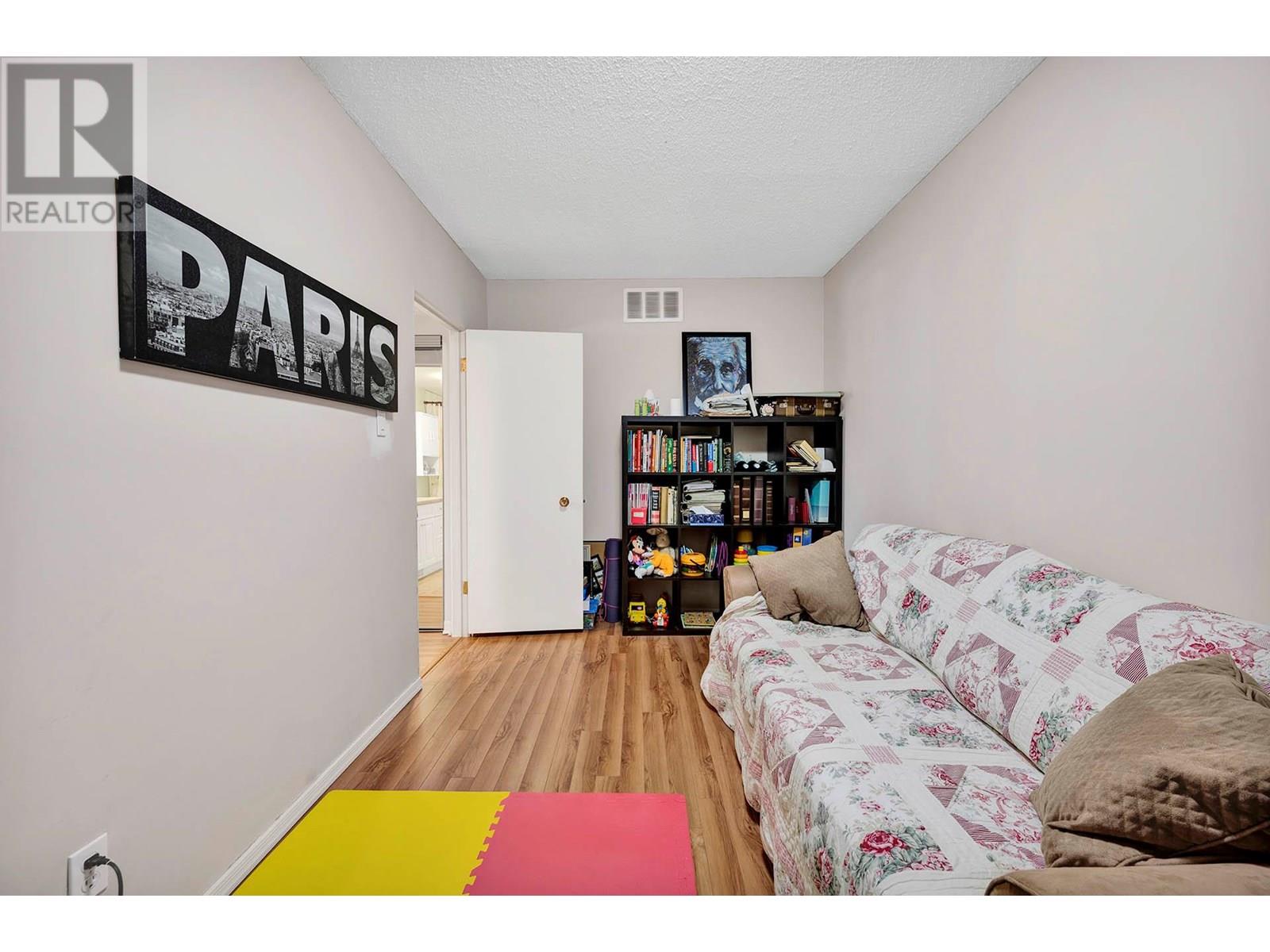 #13 137 MCGILL ROAD - 30