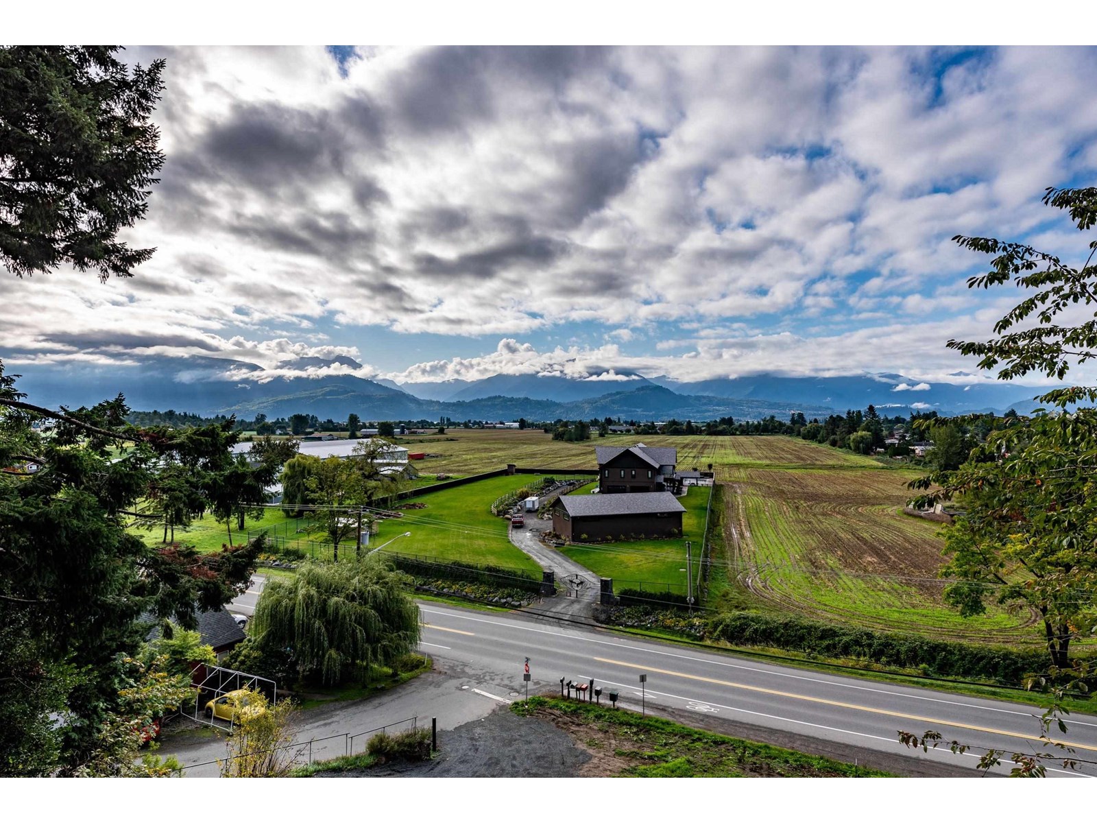 Photo 2 of 47005 Yale Road Little Mountain, Chilliwack BC