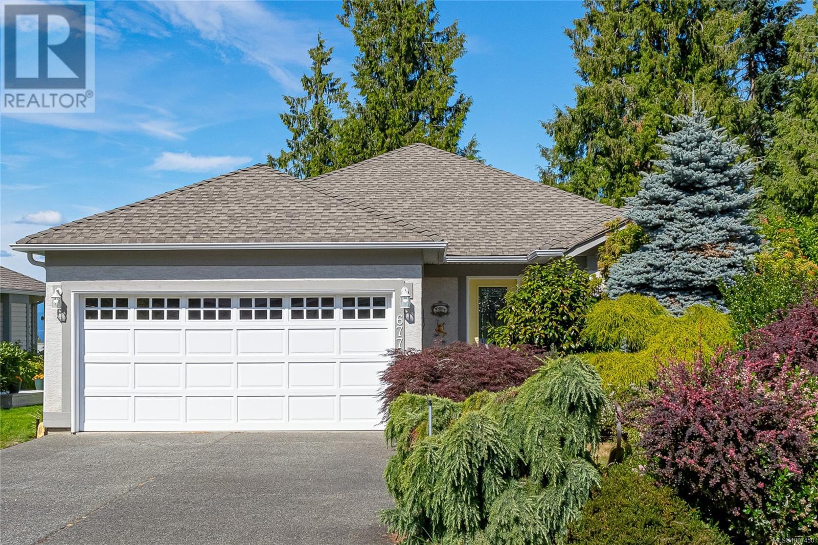 Photo 1 of 677 Windward Way, Qualicum Beach BC