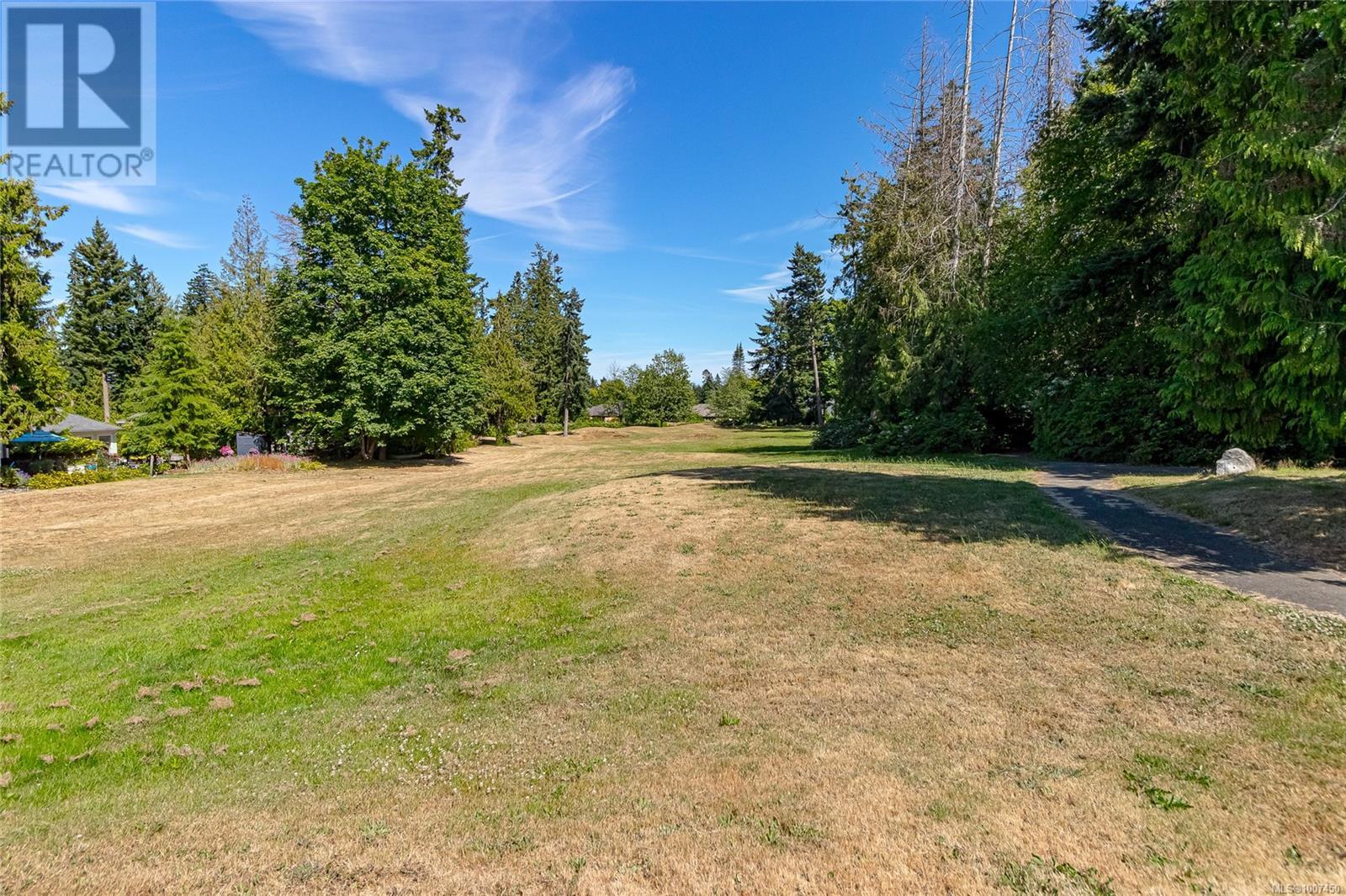 Photo 11 of 677 Windward Way, Qualicum Beach BC
