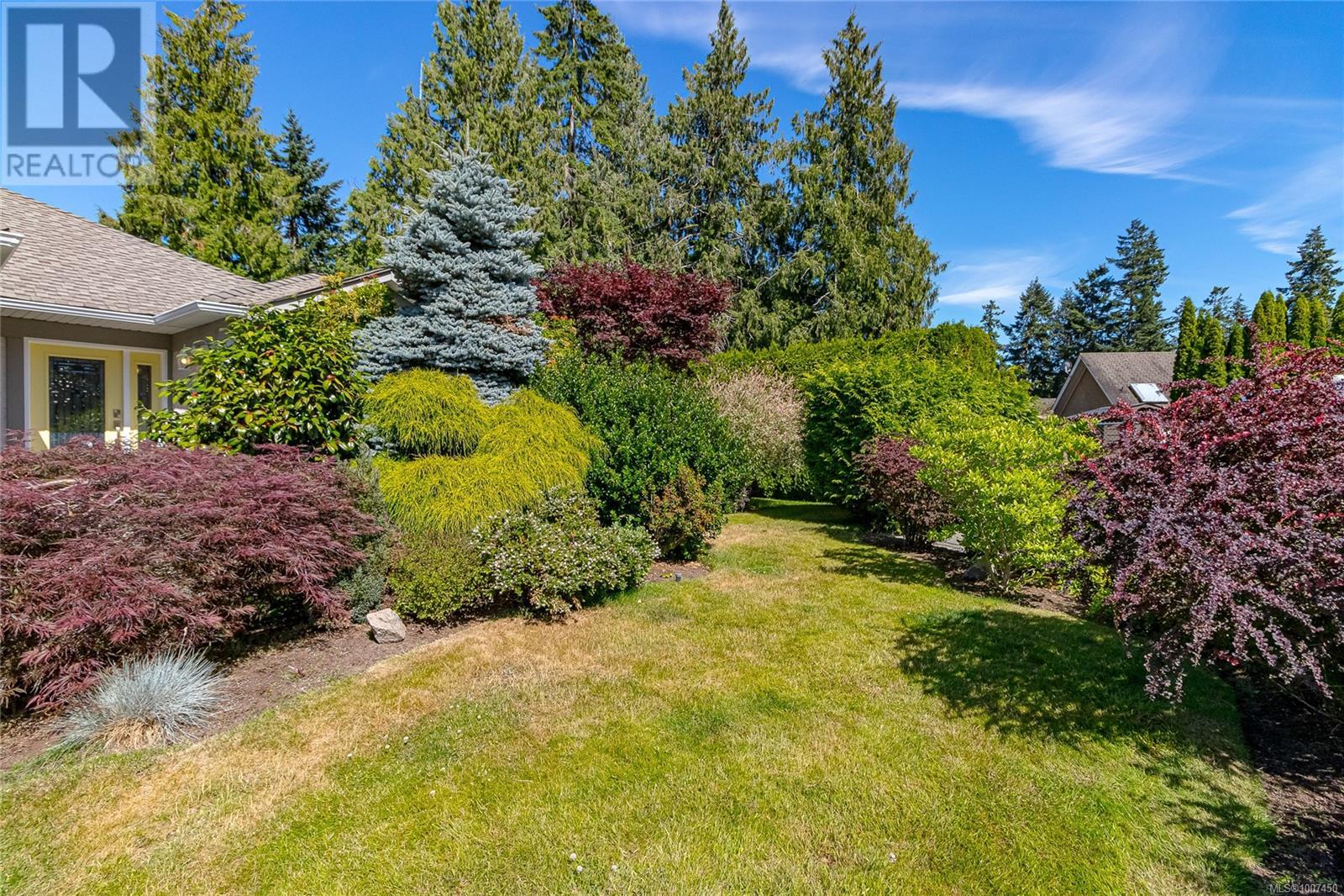 Photo 12 of 677 Windward Way, Qualicum Beach BC