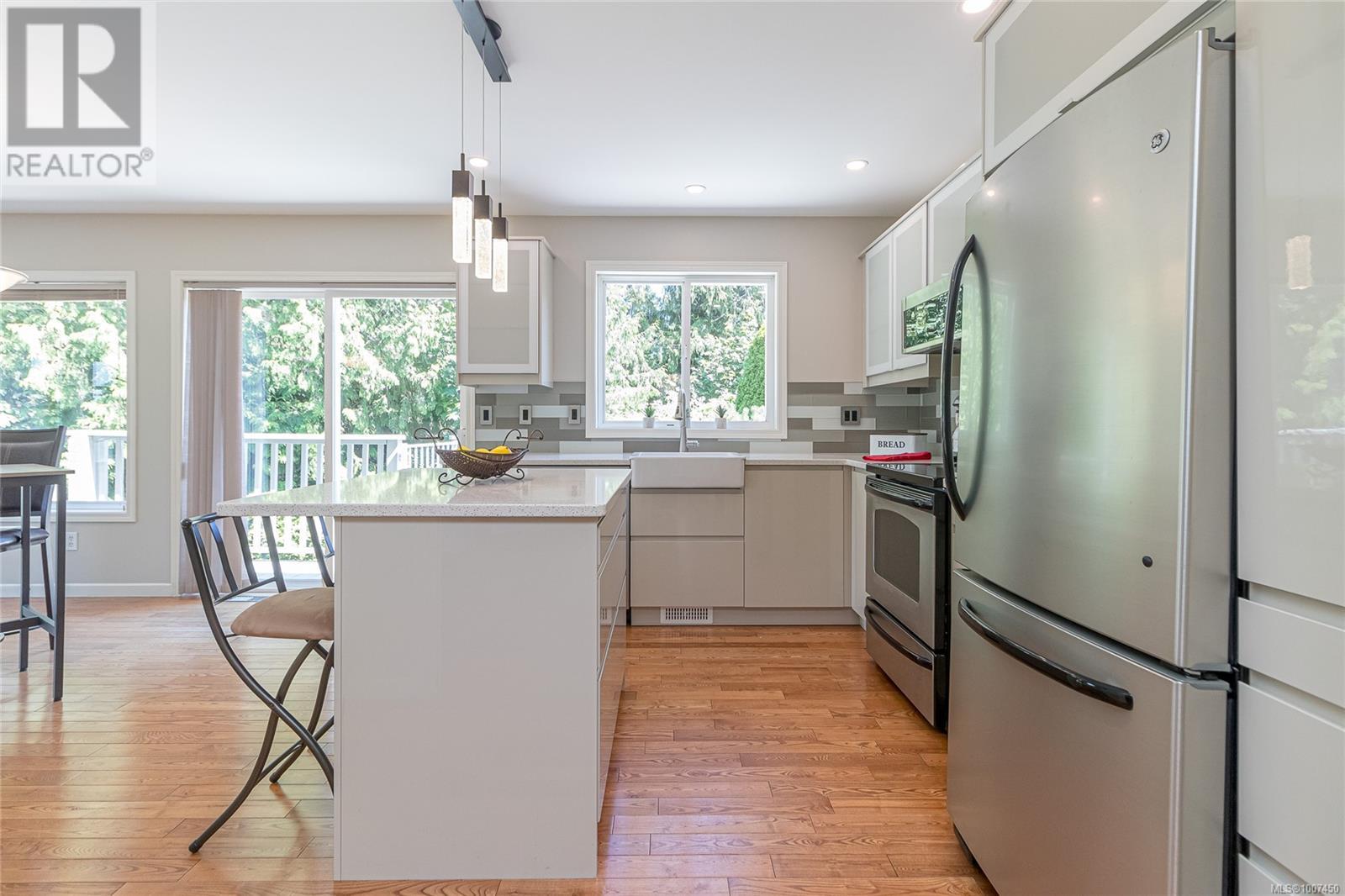 Photo 17 of 677 Windward Way, Qualicum Beach BC