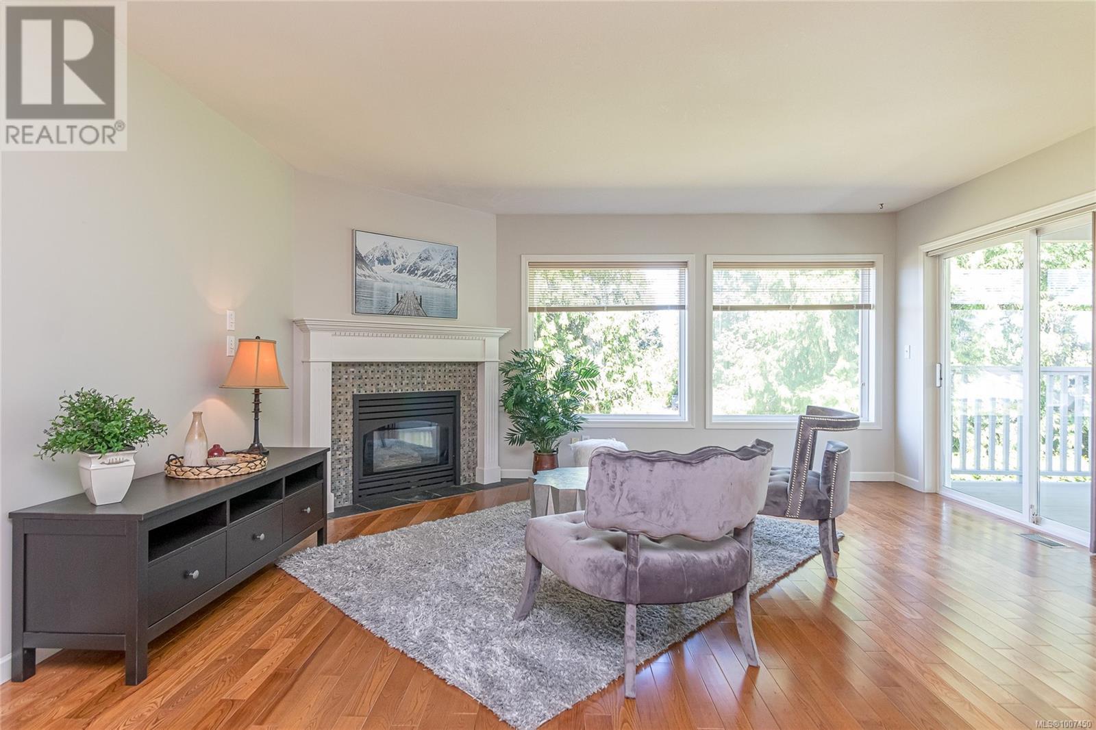 Photo 2 of 677 Windward Way, Qualicum Beach BC