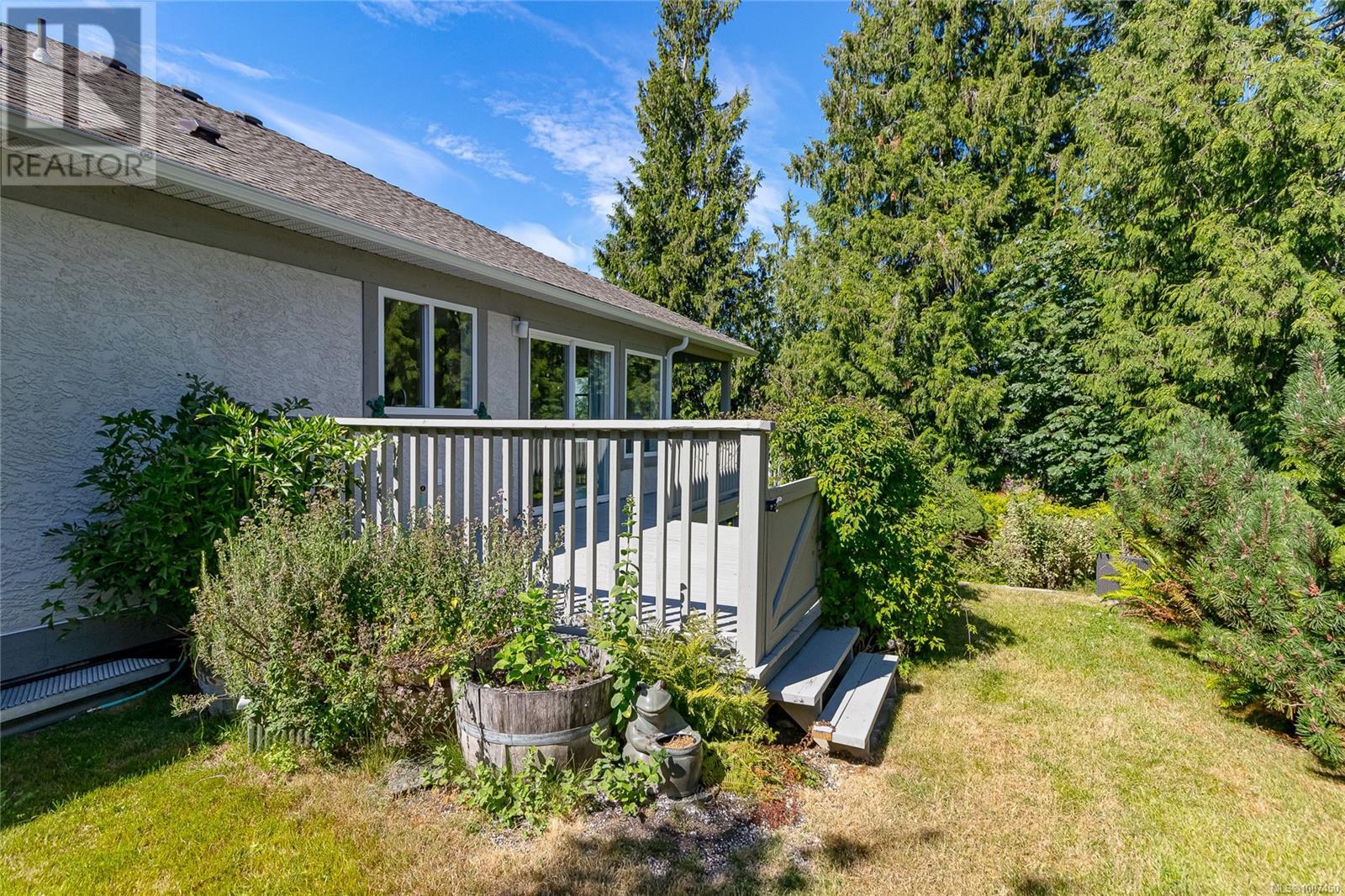 Photo 37 of 677 Windward Way, Qualicum Beach BC