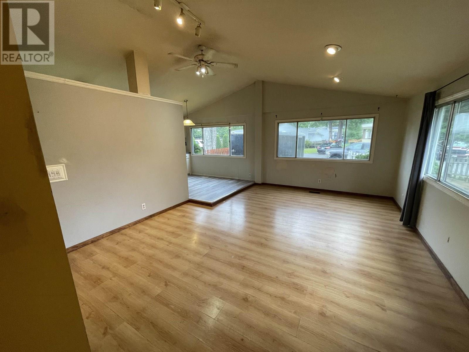 54 3616 LARCH AVENUE, Terrace