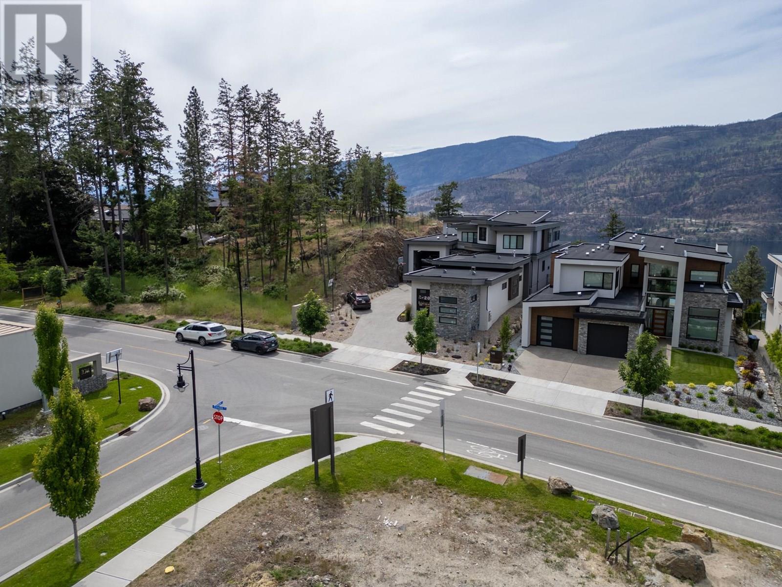  512 Clifton Lane, Kelowna