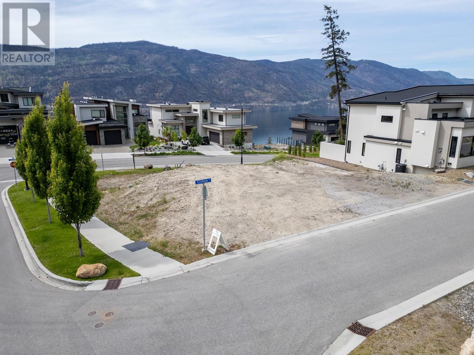  512 Clifton Lane, Kelowna