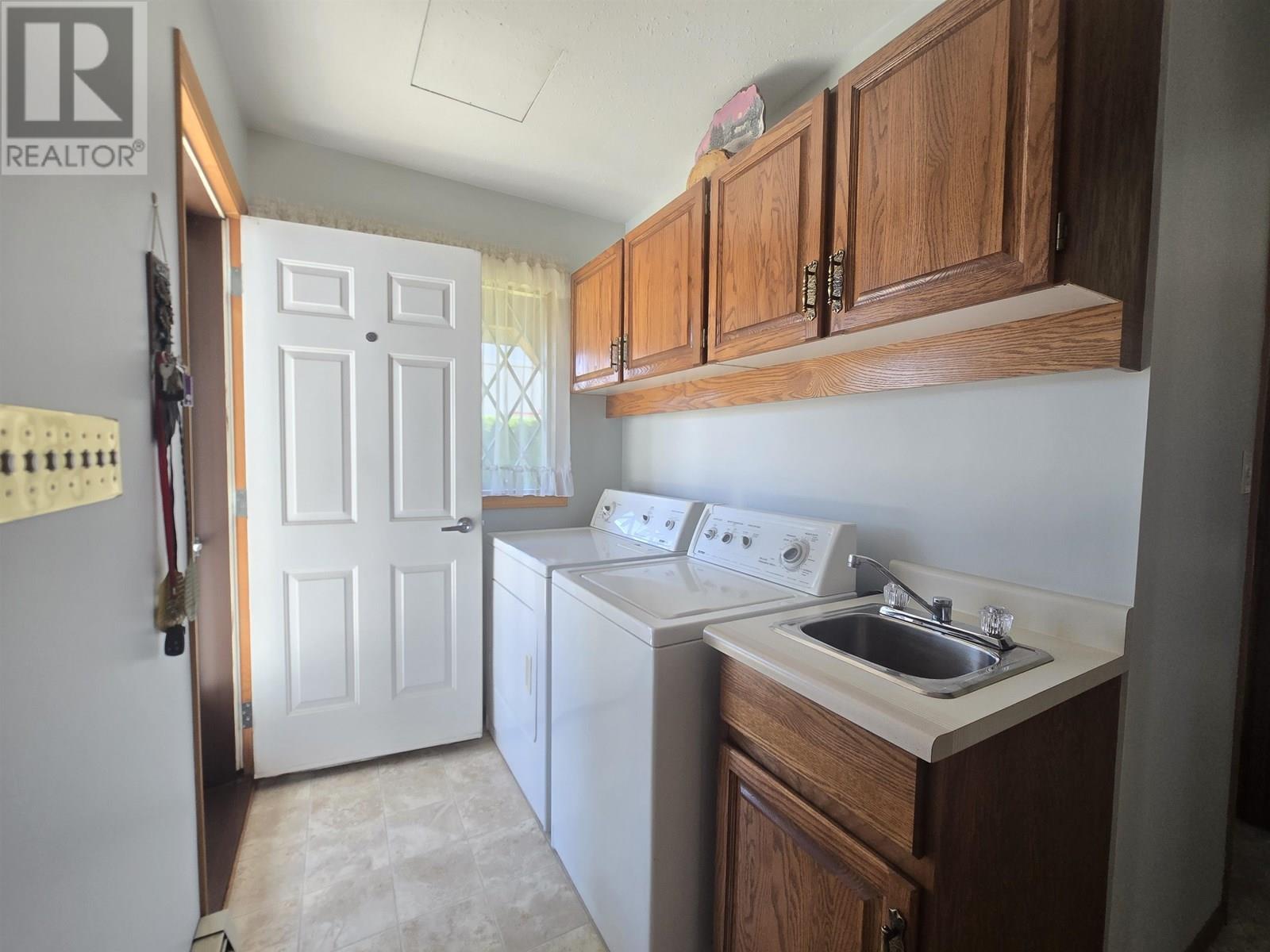 1233 4TH AVENUE, Valemount