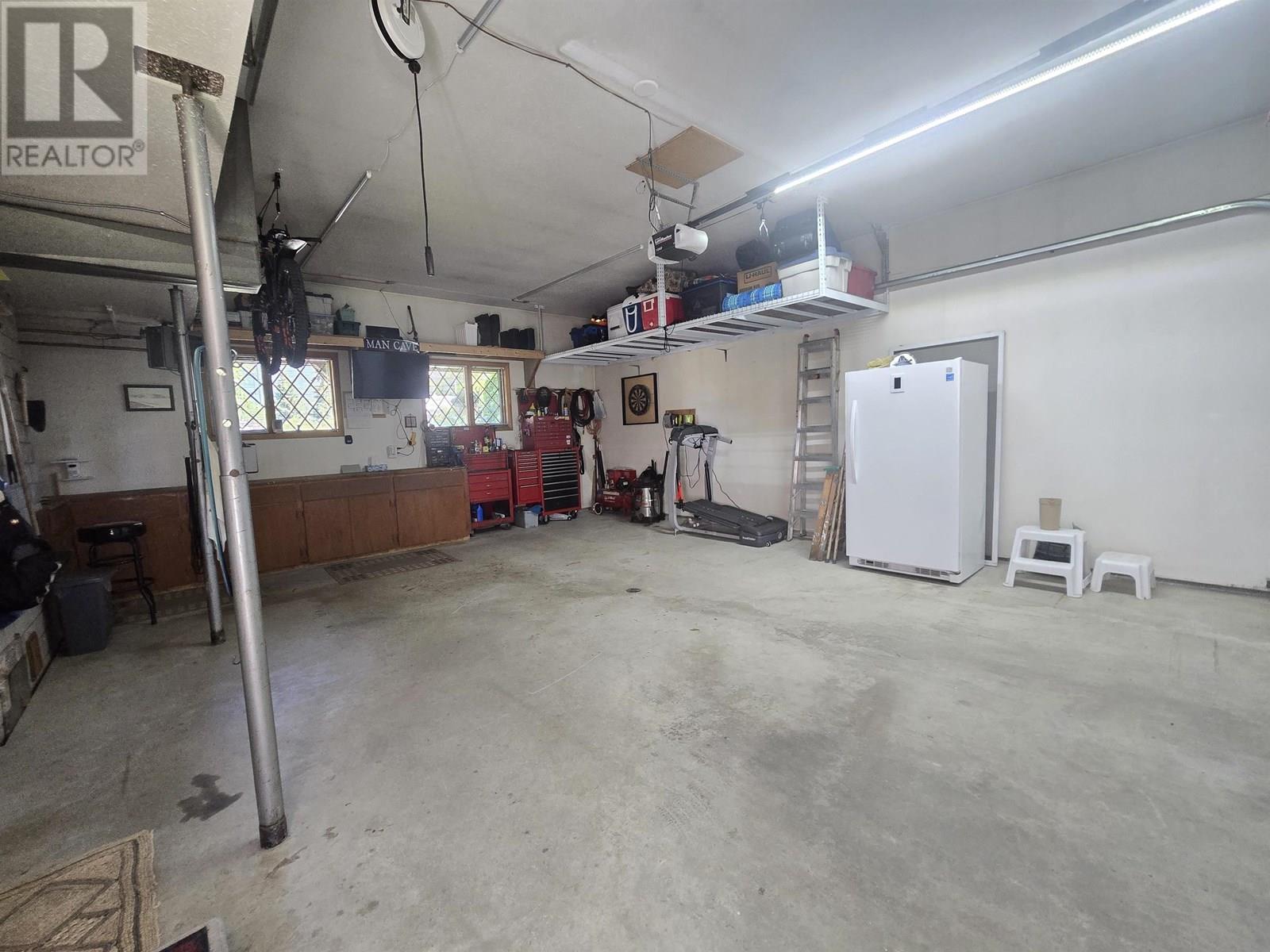1233 4TH AVENUE, Valemount