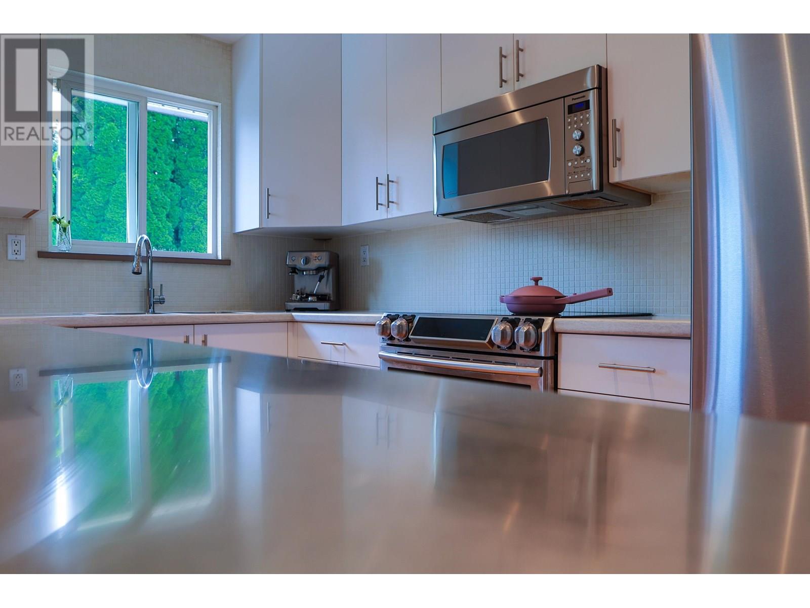 954 LINCOLN AVENUE, Port Coquitlam