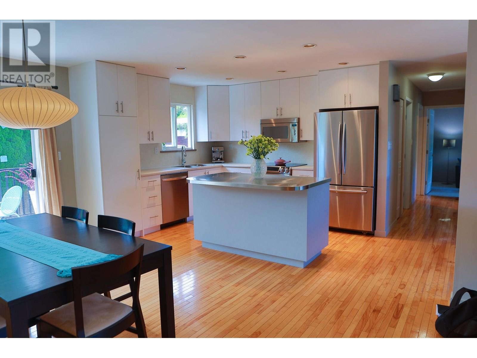 954 LINCOLN AVENUE, Port Coquitlam