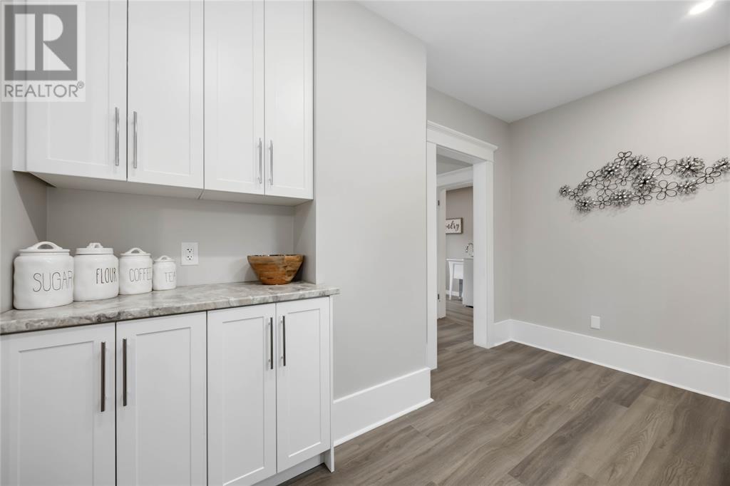 Photo 11 of 290 Cromwell Street, Sarnia ON