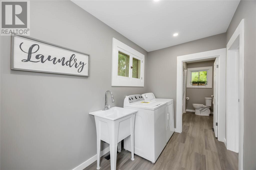 Photo 15 of 290 Cromwell Street, Sarnia ON