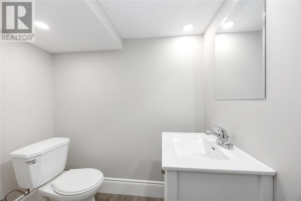 Photo 24 of 290 Cromwell Street, Sarnia ON